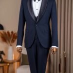 Navy Blue Italian-Style Slim-Fit 3-Piece Suit with Shawl Collar